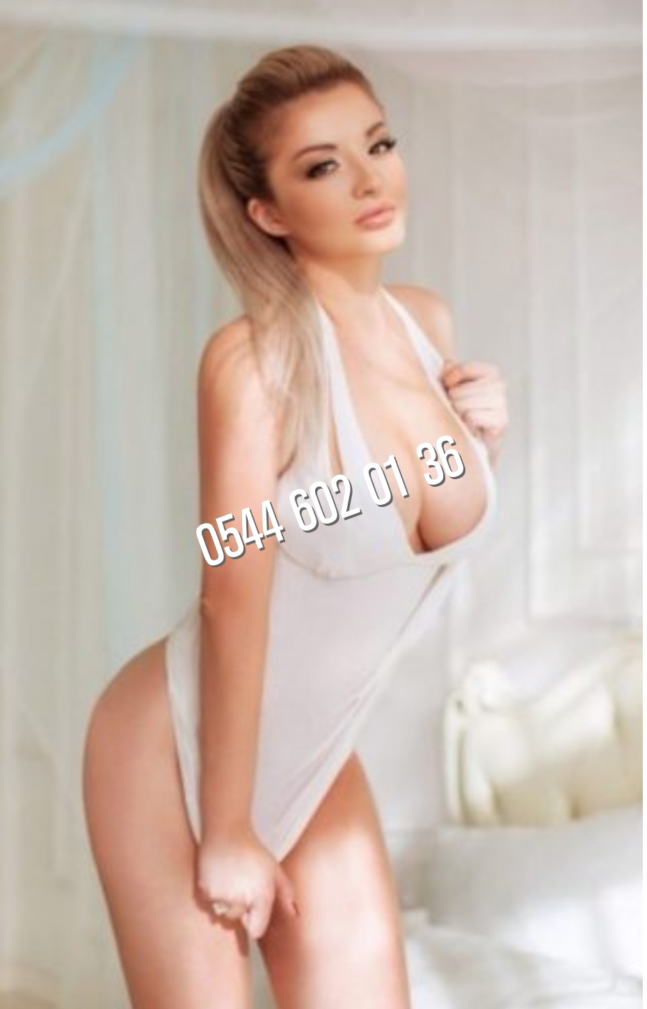 Genç sarışın escort Demet