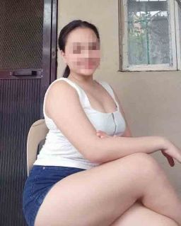 Kalçasını tokatlamayı seven Şebnem