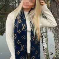 Güzel bedenli dansçı Asena