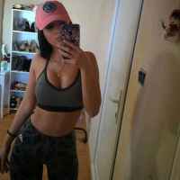 Siz beyleri evinde misafir eden Burcu