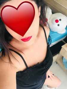 Doyumsuz  Oral yapan Escort Banu