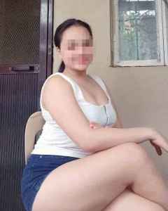 Kalçasını tokatlamayı seven Şebnem