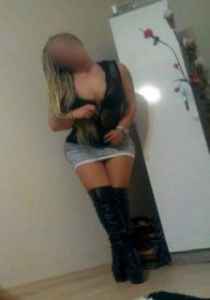 Yatağa girmеyi dört gözlе bekleyen Zerrin